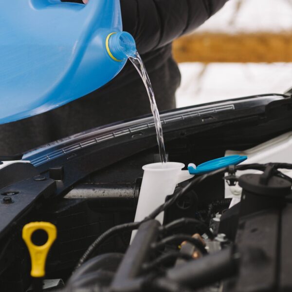 Jak odmrozić płyn do spryskiwaczy? Szybkie i skuteczne metody