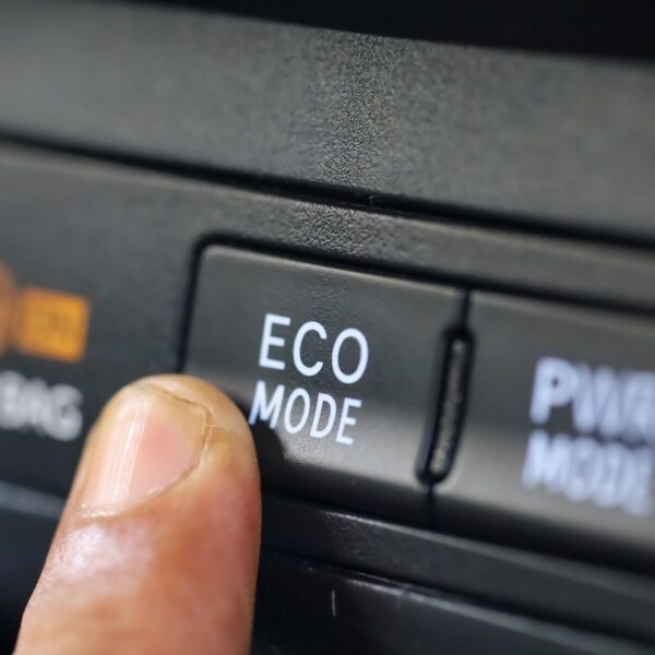 Prawidłowe spalanie paliwa: co warto wiedzieć, by oszczędzać na tankowaniu?