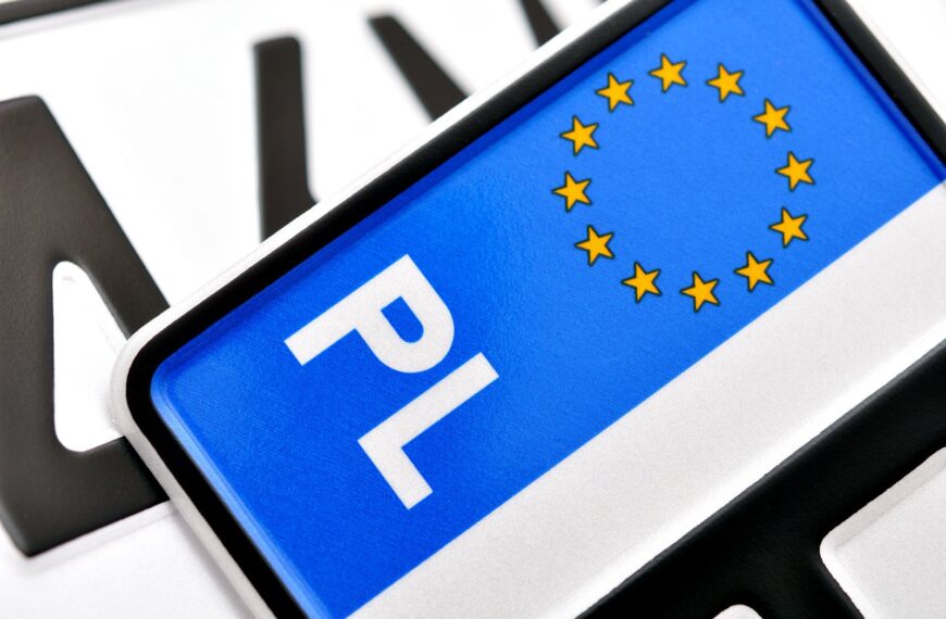 Wymiar tablic rejestracyjnych w Polsce: wszystko co musisz wiedzieć