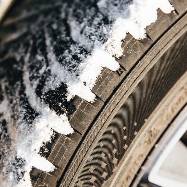 Jakie opony wybrać na zimę? Przewodnik dla kierowców