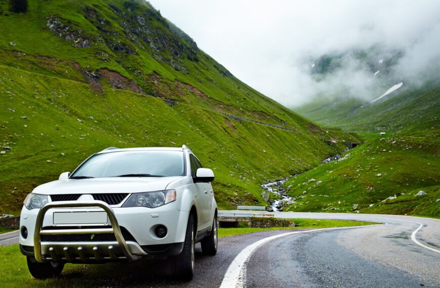 Jakie są różnice między napędem 4×4 a AWD?