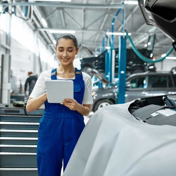 Tajemnice systemu start-stop: Jak naprawdę wpływa na Twój samochód?